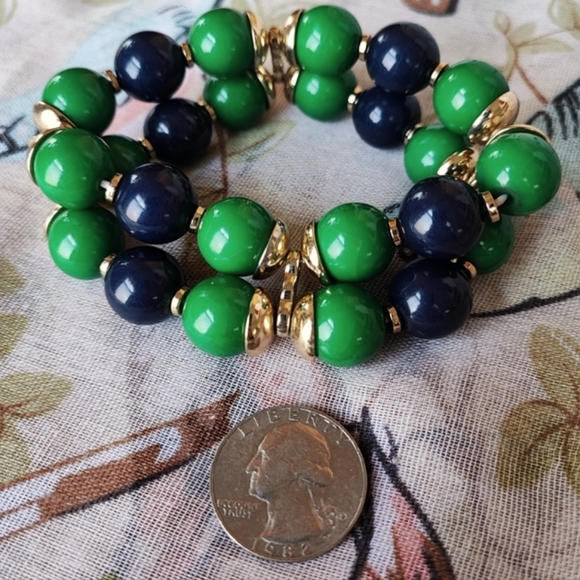 Navy Blue Kelly Green Gold Tone Bell Cap Stretch Acrylic Lucite Bracelet EUC - Picture 4 of 5
